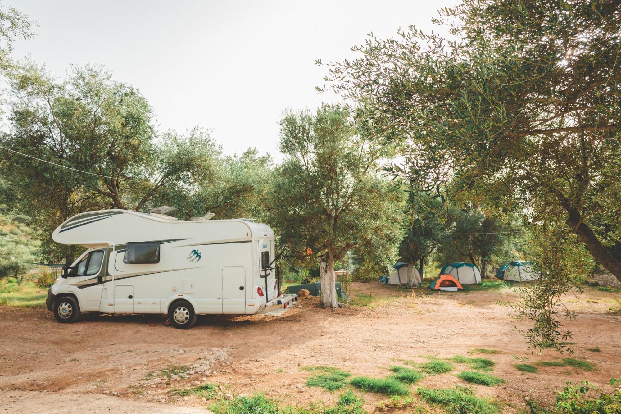Olive Camping Himare Bagian luar foto